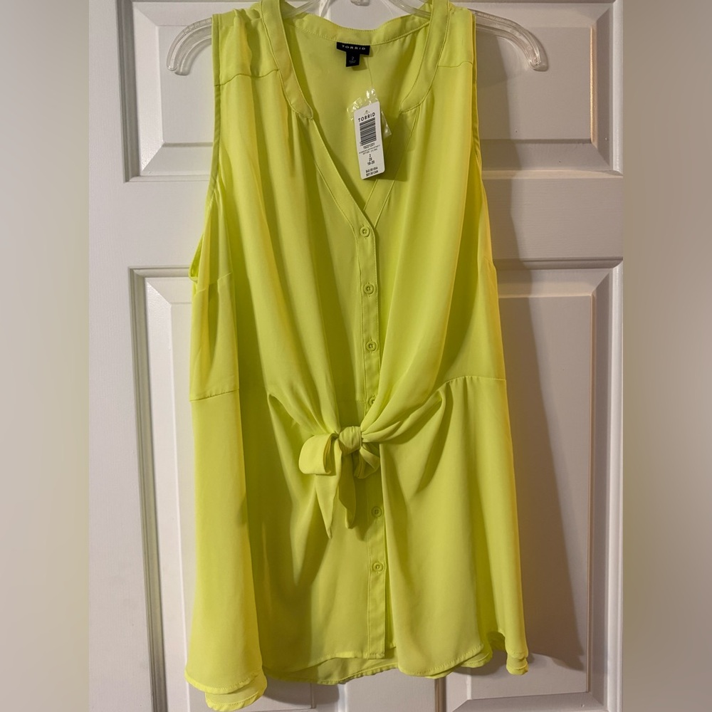 NWT TORRID Women's Yellow Sleeveless Top